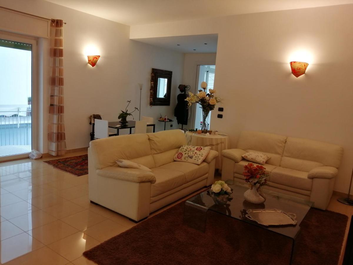Casa Lauretta - Terrazza - Garage Wifi E Bici Gratuite Villa Lecce Exteriör bild